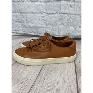 Universal Thread women 7 tan & white tie up casual shoes